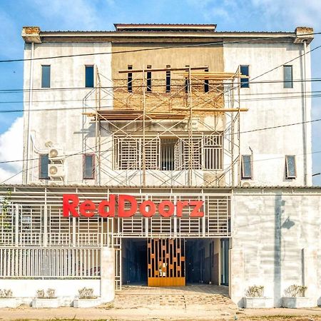 RedDoorz @ Jalan Kapten Muslim Medan Bagian luar foto